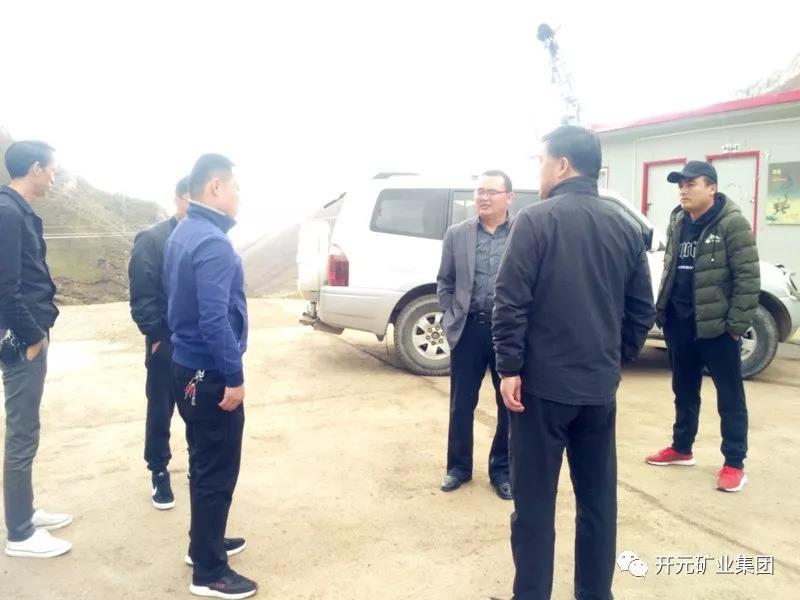 科學發(fā)展 統(tǒng)籌兼顧 穩(wěn)步生產(chǎn)│州、縣國土資源局領(lǐng)導(dǎo)赴興海銅鑫進行年檢